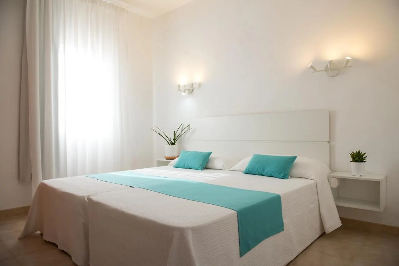 Apartamentos Vista Vedra La Savina  3*, La Savina (Formentera)